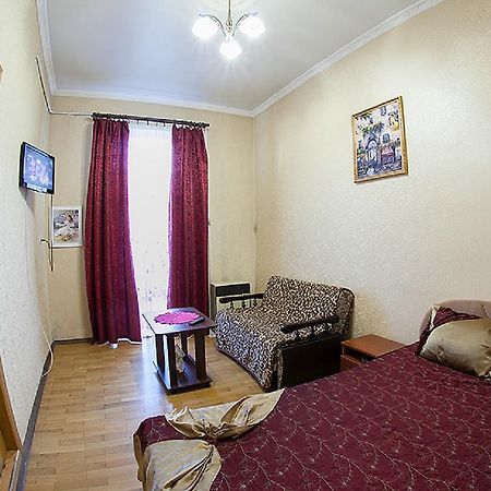 Квартира Подобово На Вулиці Чорновола 31 Біля Форуму У Місті Львові Біля Малевича エクステリア 写真